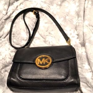 Michael Kors pebbled leather crossbody/shoulder bag, EUC, 9.5" x 8" x 4"